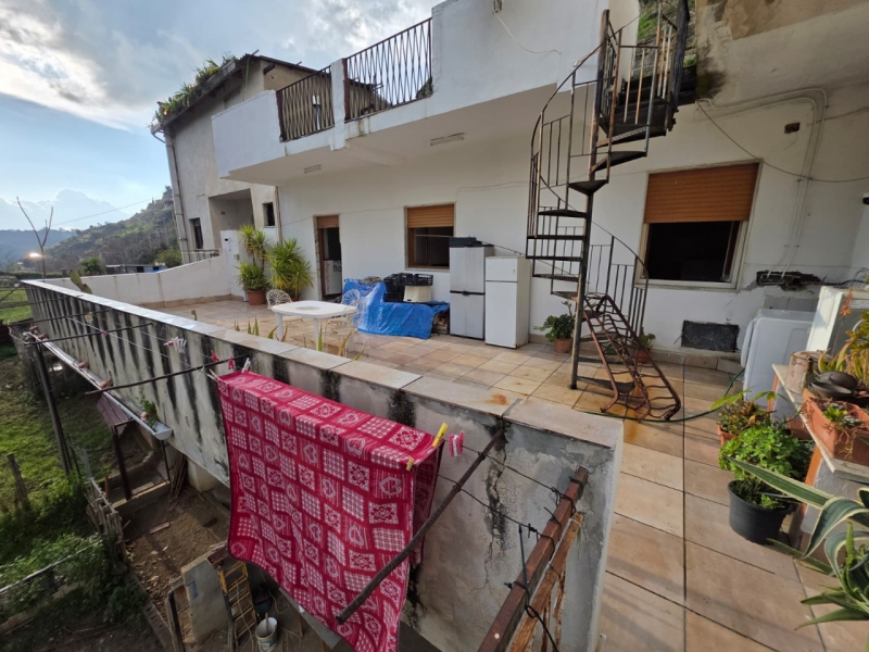 Semi Indipendente Con Terrazzo Cataforio