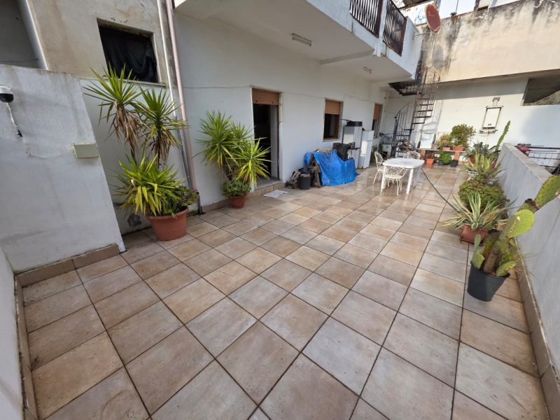 Semi Indipendente Con Terrazzo Cataforio