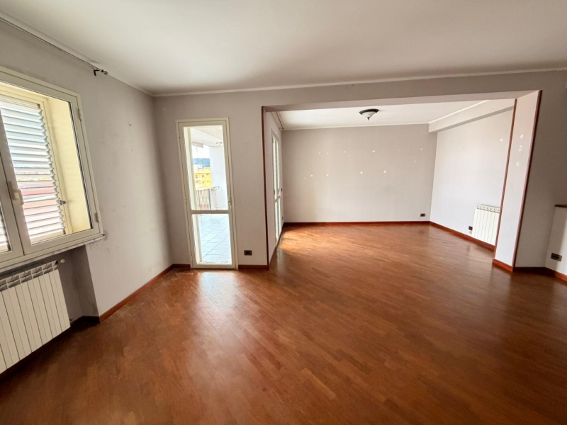 Appartamento Con Posto Auto Catona 105 Mq