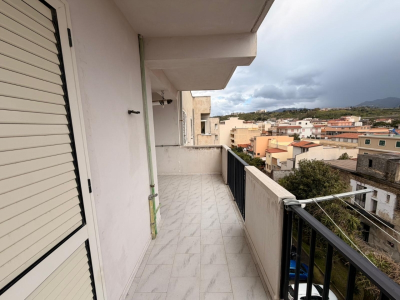 Appartamento Con Posto Auto Catona 105 Mq