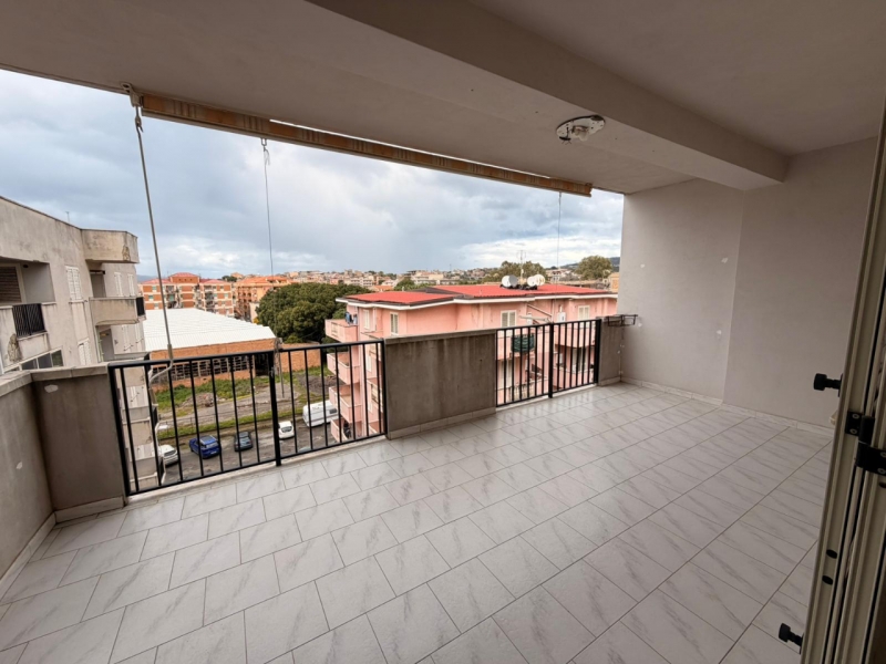 Appartamento Con Posto Auto Catona 105 Mq