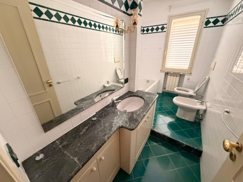 Appartamento Con Posto Auto Catona 105 Mq