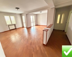 Appartamento Con Posto Auto Catona 105 Mq