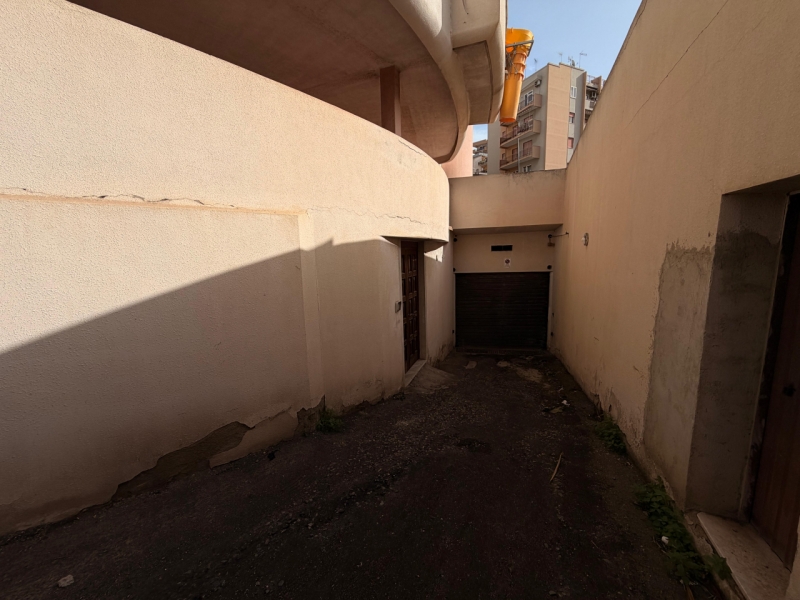 Locale C2 Centro Pressi Ospedale Riuniti