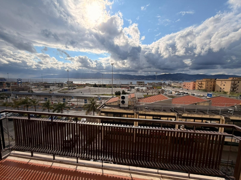 Appartamento Panoramico + Cantina e Posto Auto Villa San Giovanni
