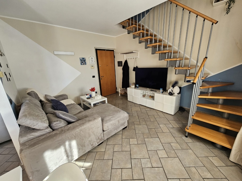 Duplex Mansardato Recente Costruzione + Garage Villa Guardia (Como)