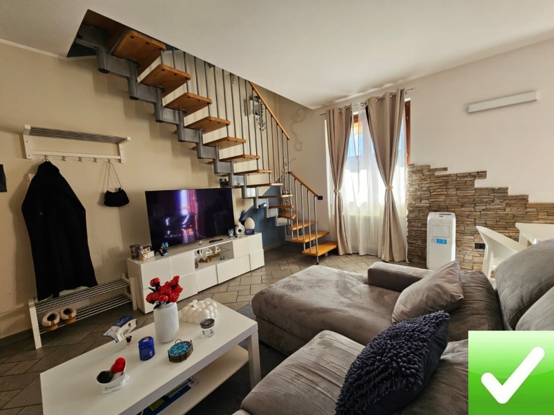 Duplex Mansardato Recente Costruzione + Garage Villa Guardia (Como)