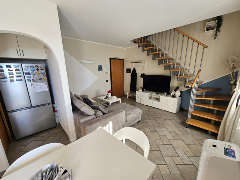 Duplex Mansardato Recente Costruzione + Garage Villa Guardia (Como)