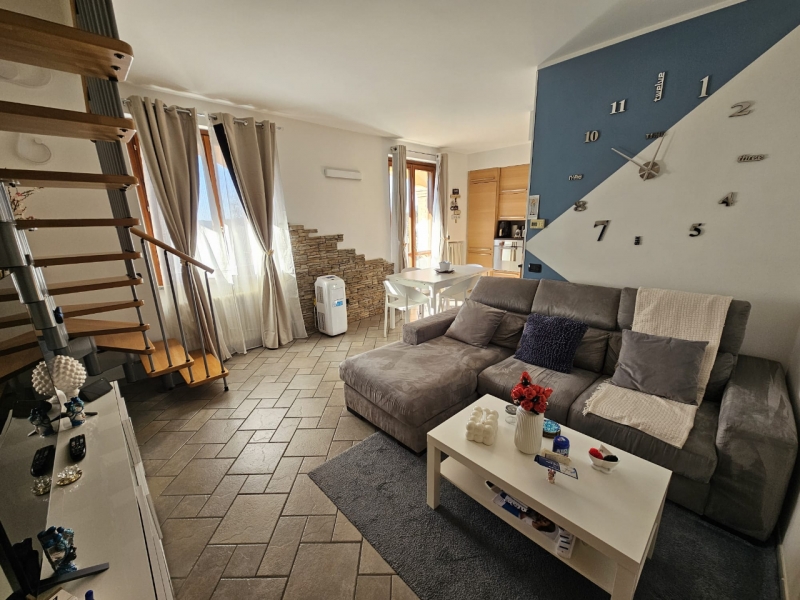 Duplex Mansardato Recente Costruzione + Garage Villa Guardia (Como)