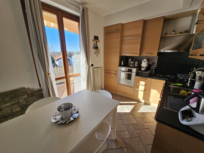 Duplex Mansardato Recente Costruzione + Garage Villa Guardia (Como)