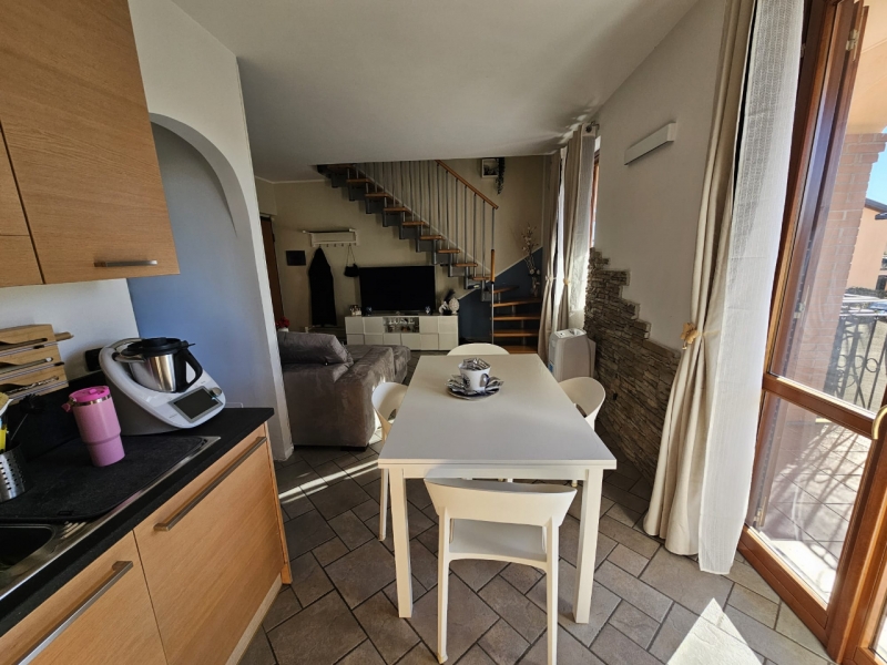 Duplex Mansardato Recente Costruzione + Garage Villa Guardia (Como)