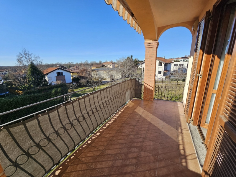 Duplex Mansardato Recente Costruzione + Garage Villa Guardia (Como)