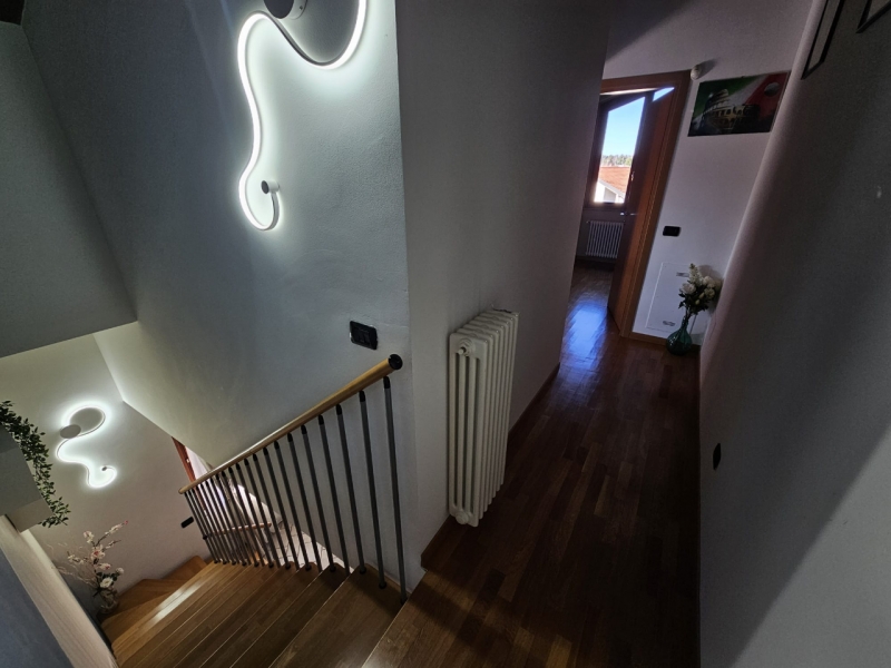 Duplex Mansardato Recente Costruzione + Garage Villa Guardia (Como)