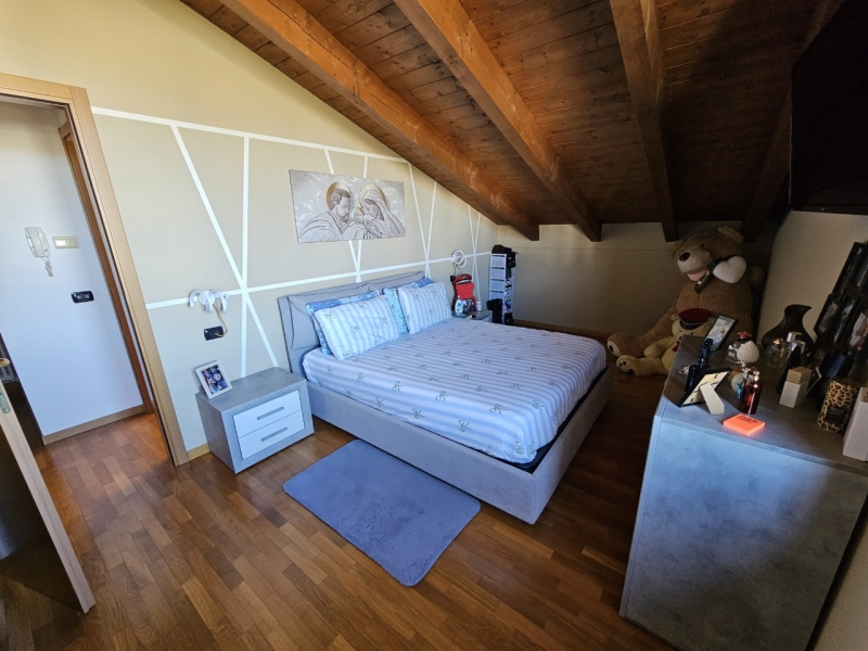 Duplex Mansardato Recente Costruzione + Garage Villa Guardia (Como)