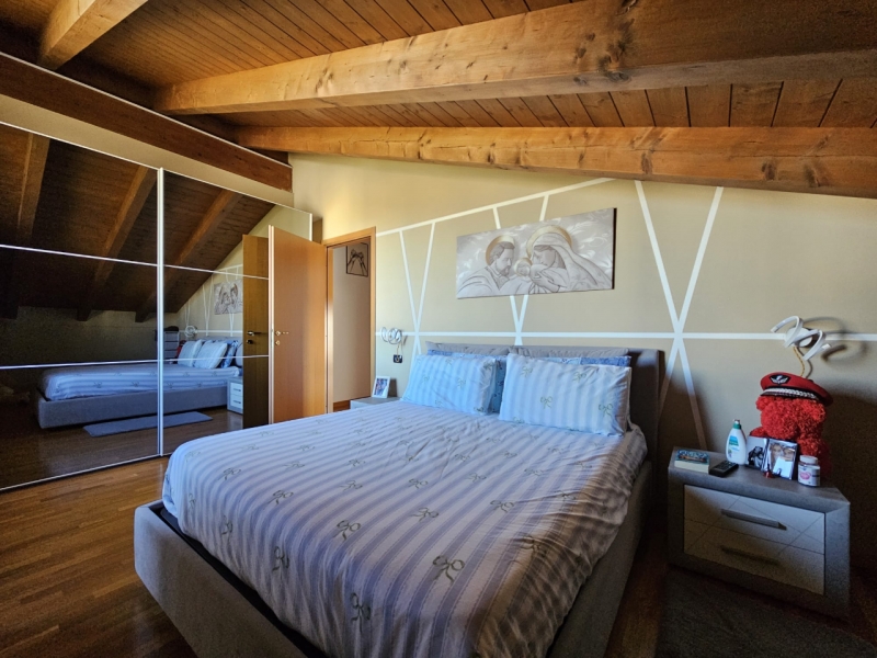 Duplex Mansardato Recente Costruzione + Garage Villa Guardia (Como)