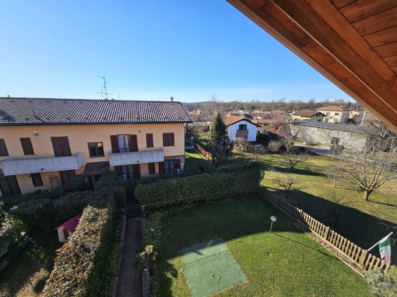 Duplex Mansardato Recente Costruzione + Garage Villa Guardia (Como)