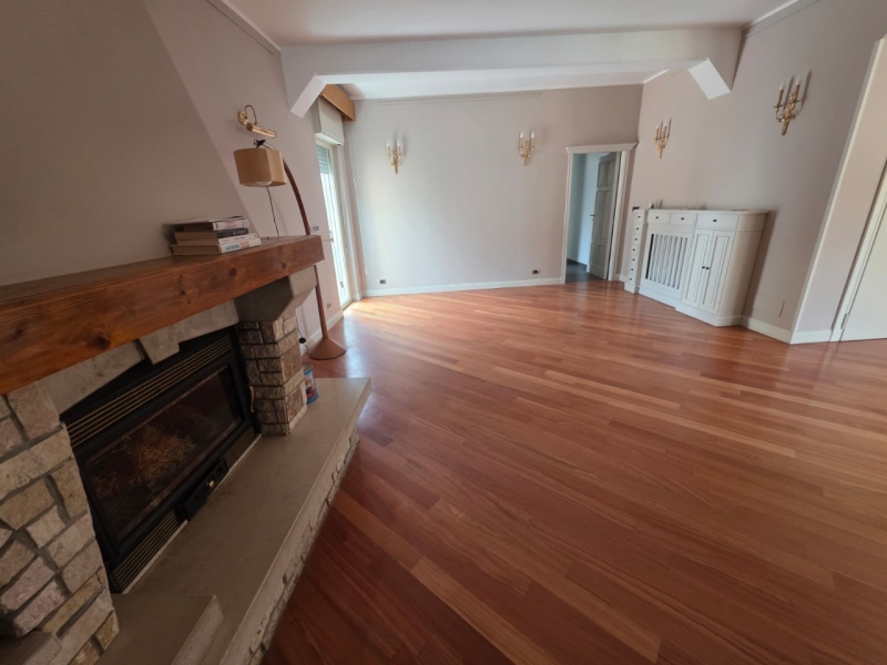 Ampio Appartamento Ristrutturato Via Lia 168 Mq