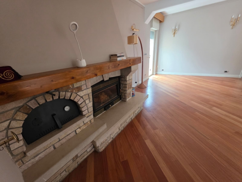 Ampio Appartamento Ristrutturato Via Lia 168 Mq