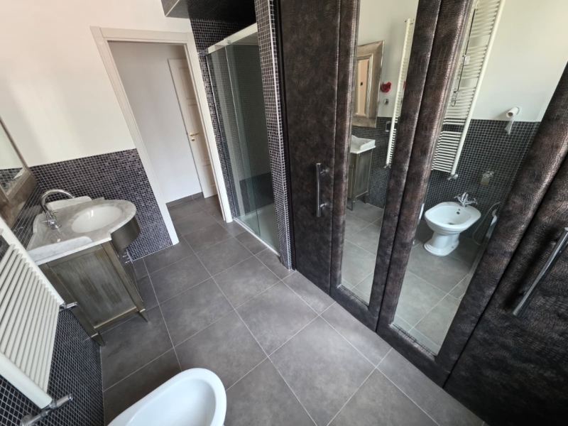 Ampio Appartamento Ristrutturato Via Lia 168 Mq