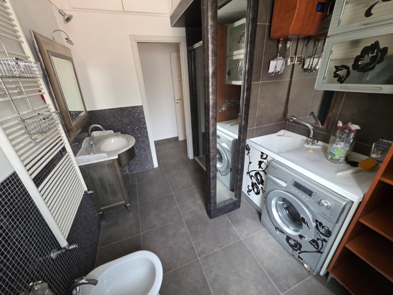 Ampio Appartamento Ristrutturato Via Lia 168 Mq