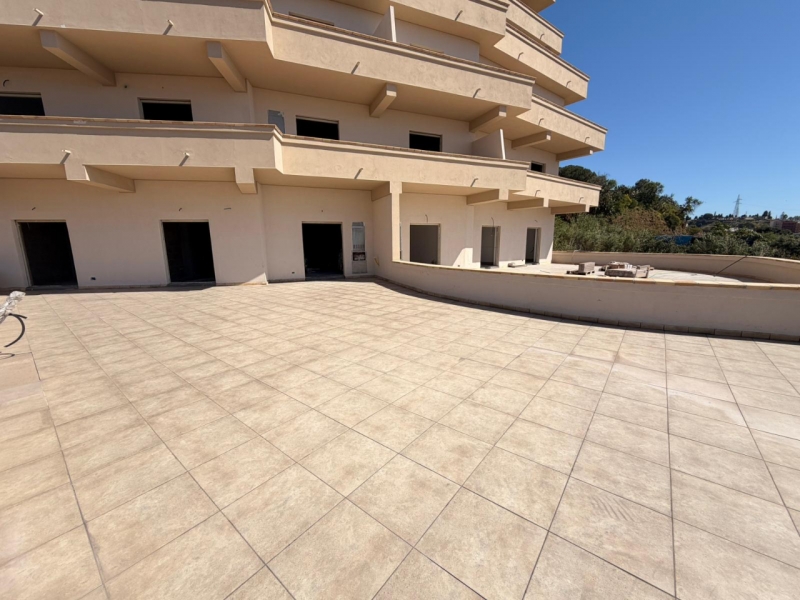 Nuova Costruzione Con Terrazzo e Posto Auto Cardinale Portanova