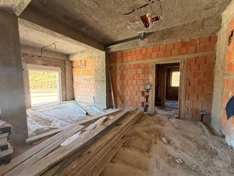 Nuova Costruzione Con Terrazzo e Posto Auto Cardinale Portanova