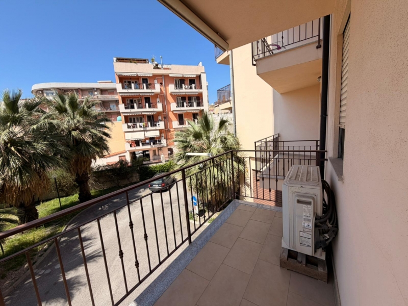 Appartamento + Posto Auto Sbarre Inferiori 119 Mq