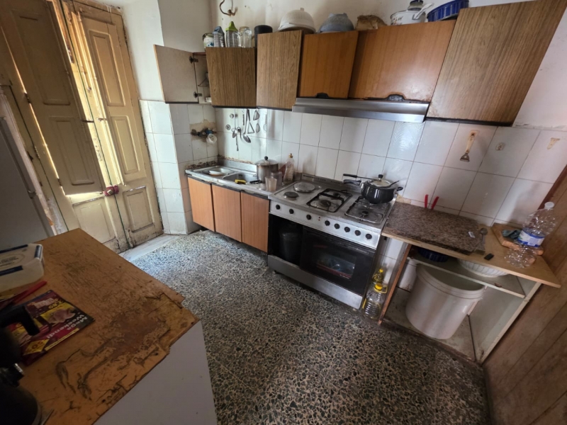 Casa Indipendente Due Livelli Da Ristrutturare + Terrazzo Archi