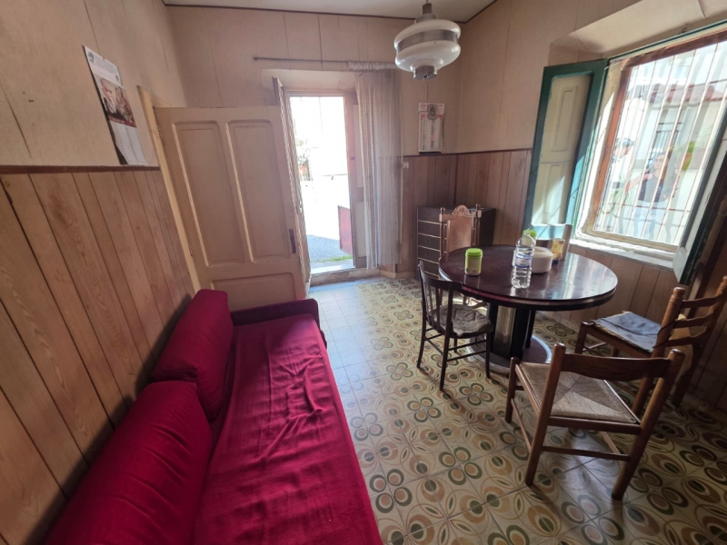 Casa Indipendente Due Livelli Da Ristrutturare + Terrazzo Archi