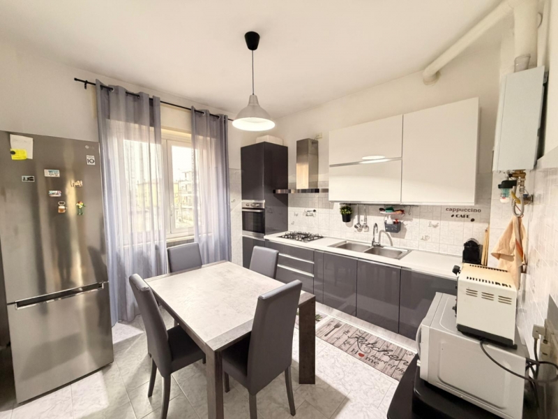 Appartamento Ristrutturato + Posto Auto Segrate 65 Mq