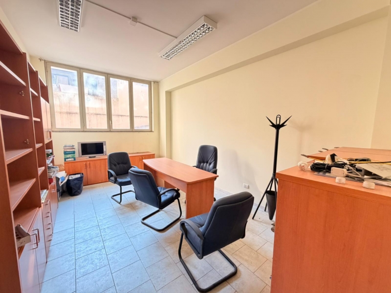 Locale Commerciale C1 Eremo 145 Mq