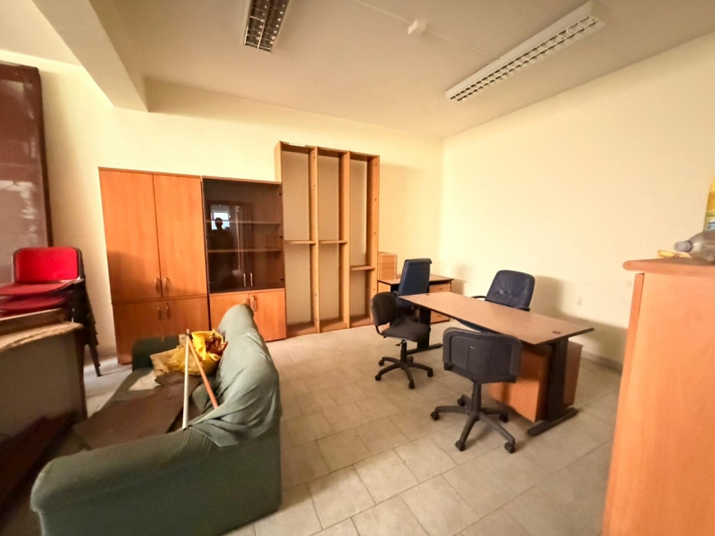 Locale Commerciale C1 Eremo 145 Mq