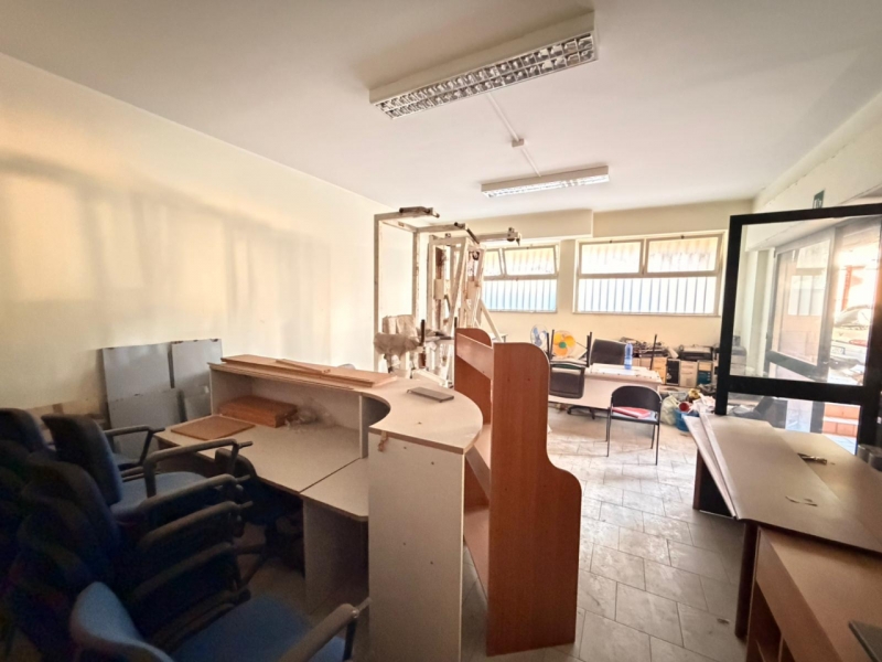 Locale Commerciale C1 Eremo 145 Mq