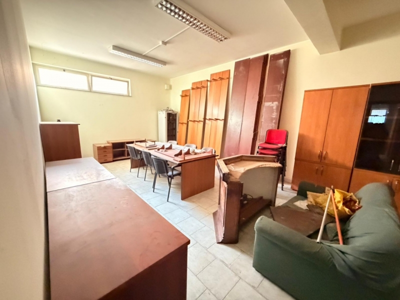 Locale Commerciale C1 Eremo 145 Mq