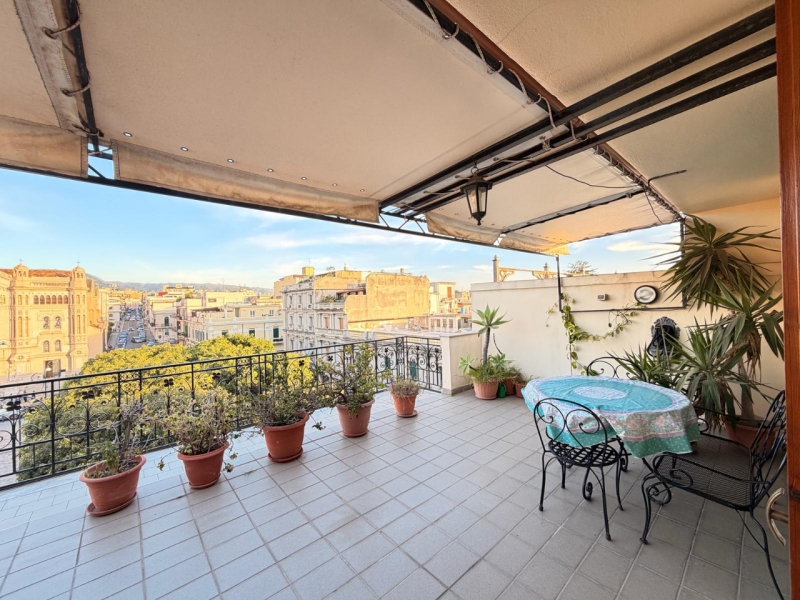 Duplex Prestigioso Su Due Livelli Con Terrazzo Centro Duomo