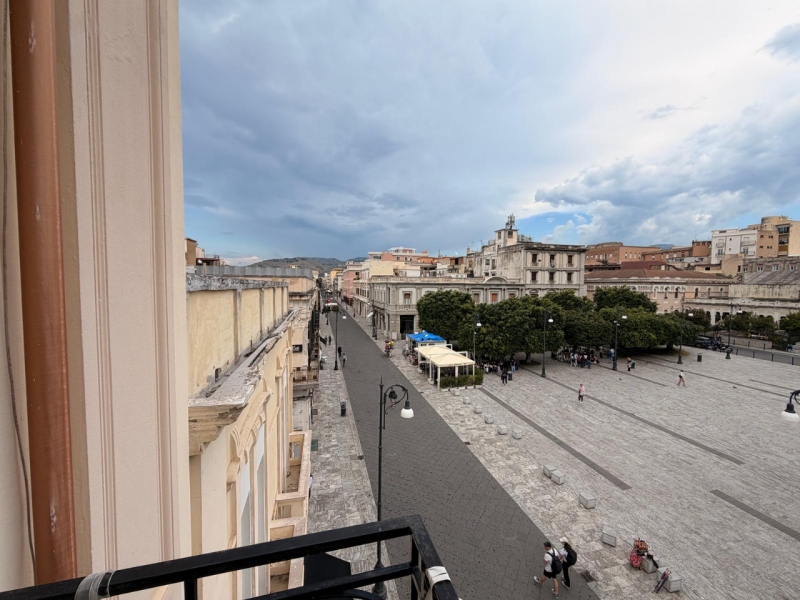 Duplex Prestigioso Su Due Livelli Con Terrazzo Centro Duomo