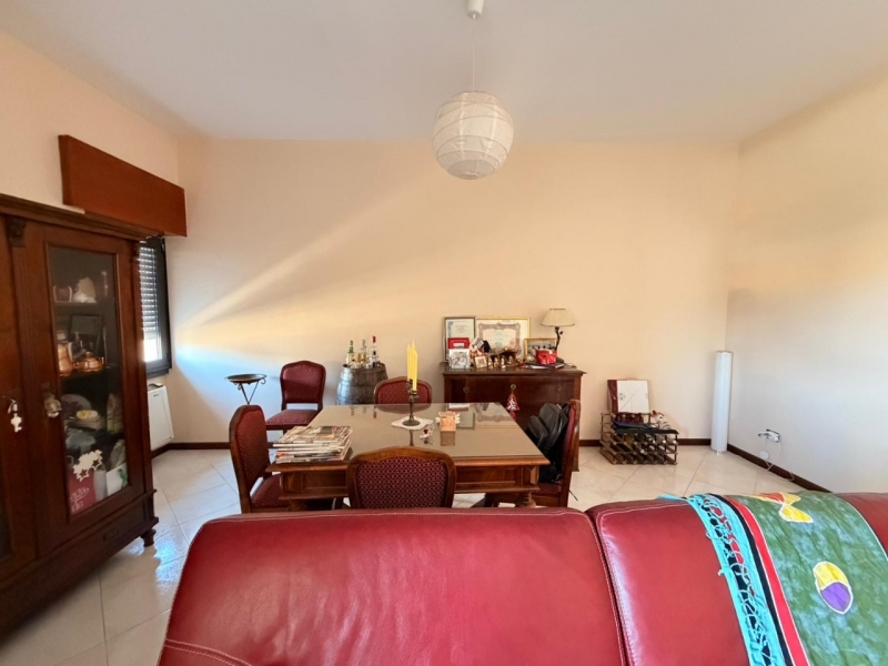 Prestigioso Appartamento Con Posto Auto Santa Caterina 167 Mq