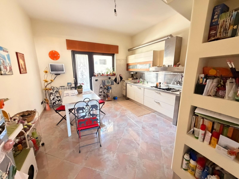 Prestigioso Appartamento Con Posto Auto Santa Caterina 167 Mq