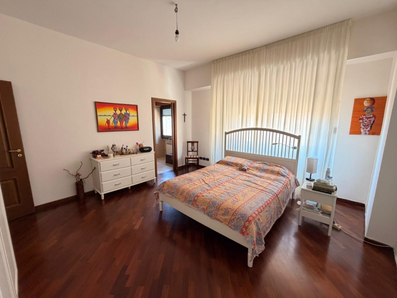 Prestigioso Appartamento Con Posto Auto Santa Caterina 167 Mq