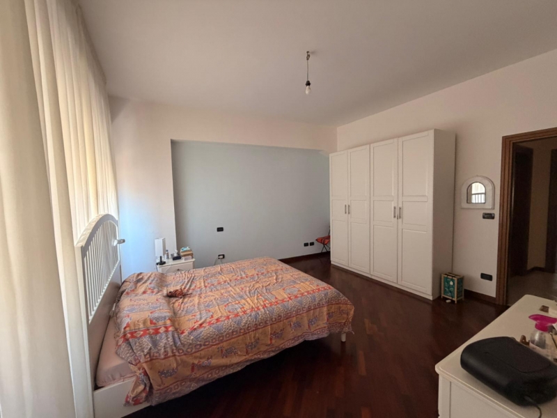 Prestigioso Appartamento Con Posto Auto Santa Caterina 167 Mq