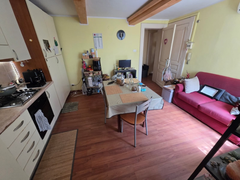 Appartamento Centrale Via Trieste 112 Mq