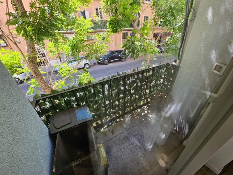 Ristrutturato e Prestigioso 110 Mq Con Arredi Design Semicentrale
