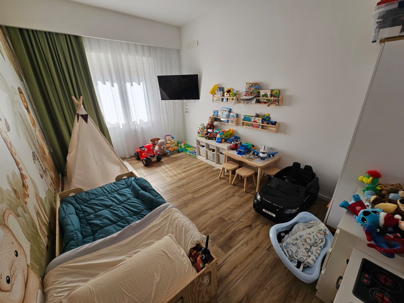 Ristrutturato e Prestigioso 110 Mq Con Arredi Design Semicentrale