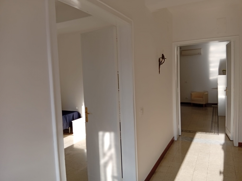 Ampio Appartamento Con Terrazzo Via De Nava 