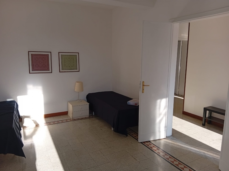 Ampio Appartamento Con Terrazzo Via De Nava 