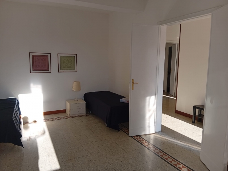 Ampio Appartamento Con Terrazzo Via De Nava 