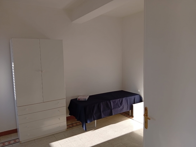 Ampio Appartamento Con Terrazzo Via De Nava 