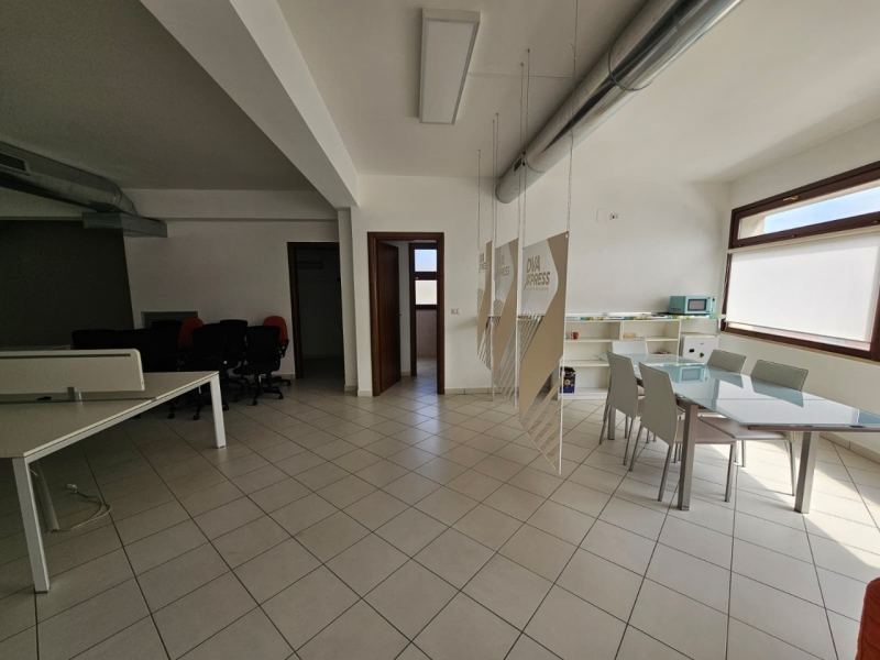 Ampio Ufficio Nuovo A10 Gallico 226 Mq