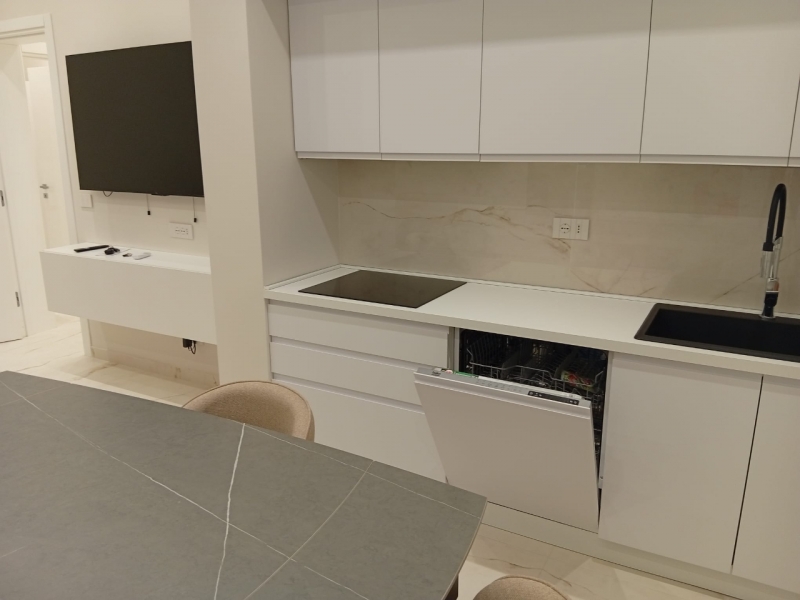Appartamento Mai Abitato Arredato Via Aschenez