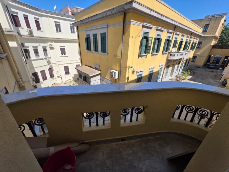 Appartamento Ristrutturato Arredato Viale Amendola 60 Mq